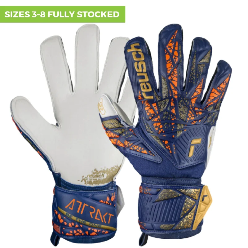 glove for everyday-  Reusch Attrakt Grip Junior