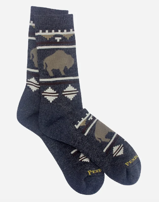 sock with cool vibe-  ROAMING BISON CAMP SOCKS UNISEX