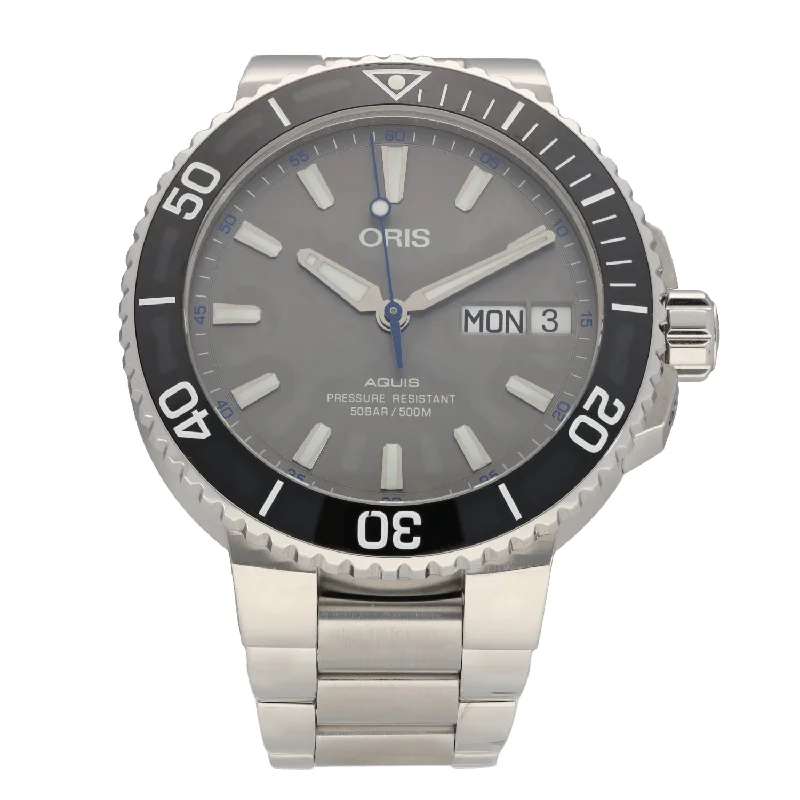 watch for active charm-  Oris Aquis 7733 45.5mm Stainless Steel Watch