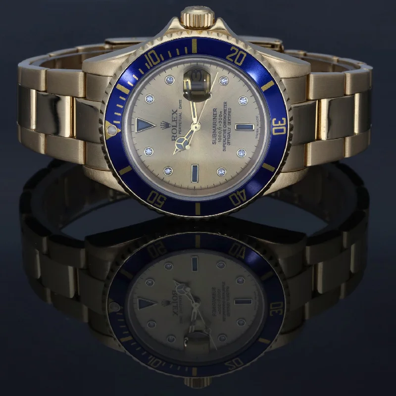 watch for daily charm-  Rolex Submariner 16618 41mm Gold Mens Watch